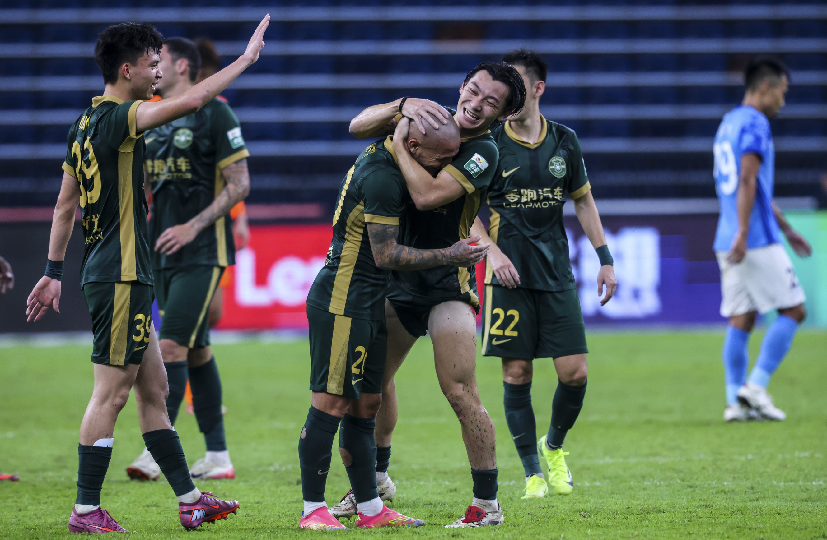 国安对武汉三镇直播