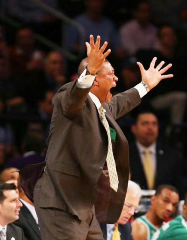 爱游戏全站-教练在布置战术时讲到了常用的比赛阵型